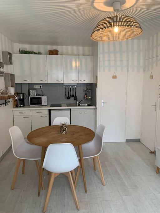 Houlgate Souplex 50M Plage Et Commerces Εξωτερικό φωτογραφία